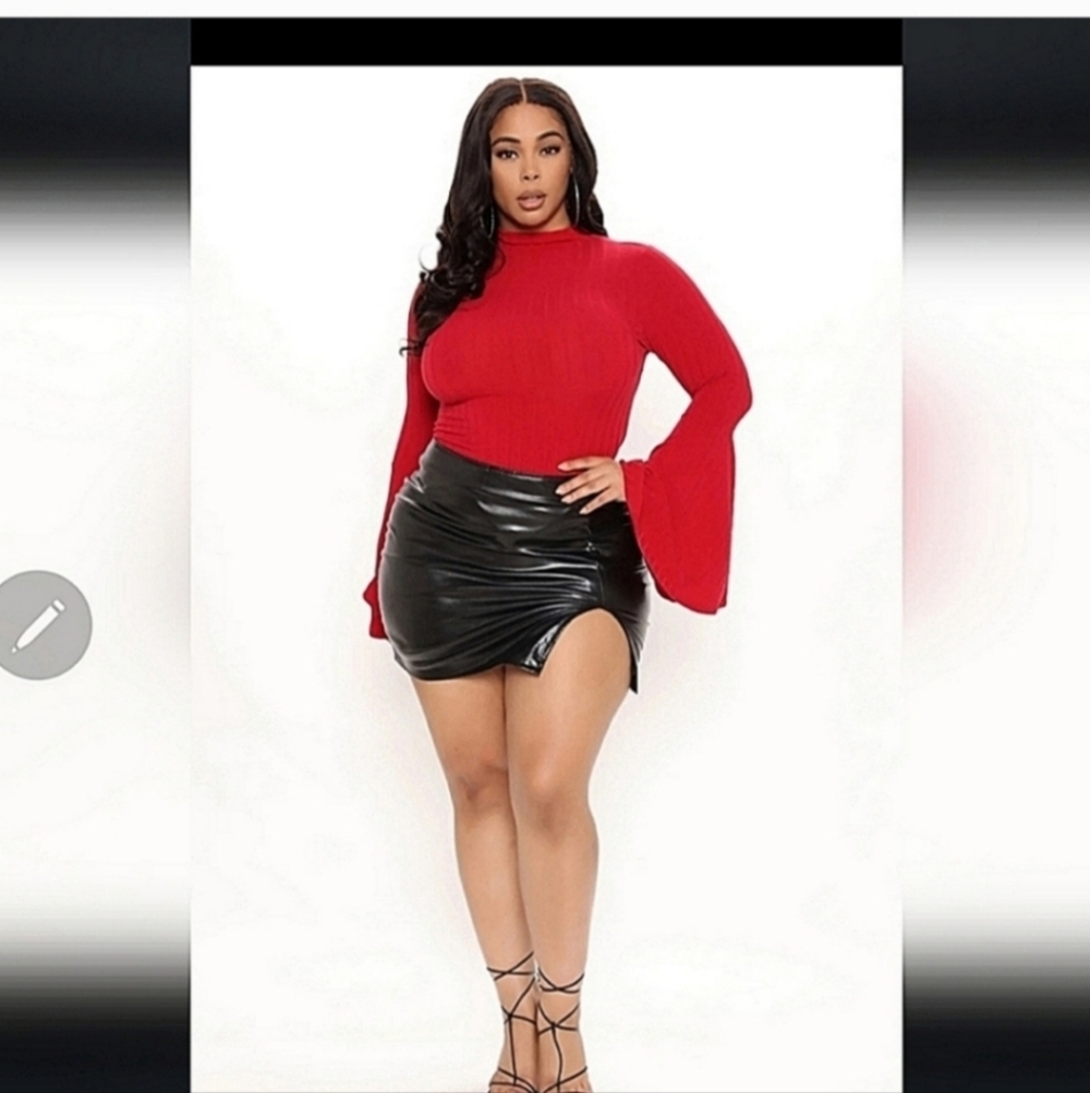 Fashion nova bell sleeve bodysuit size 2x